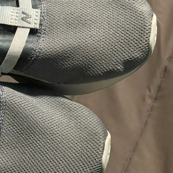 New balance slip on size 9.5 - Picture 2 of 5